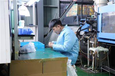 开足马力忙生产